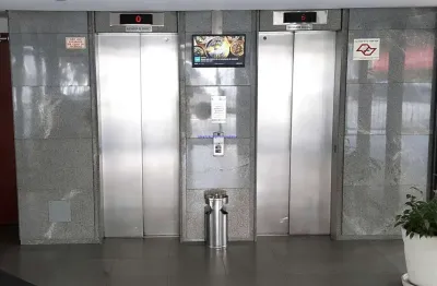 Condomínio com portaria e segurança 24hrs.   excelente localização á 7 minutos andando para a estação do metrô brooklin;