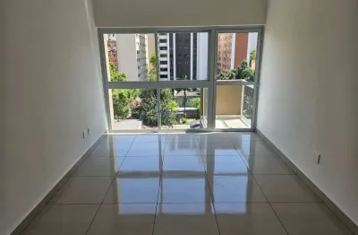 Conjunto comercial 115m², 04 salas, 01 cozinha e 02 banheiros.  condomínio com recepção, segurança.  excelente localização, á 8 minutos andando para