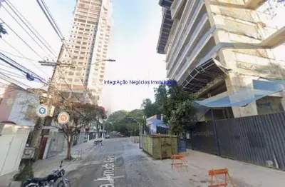 Loja 100m² e 02 banheiros.  excelente localização, á 5 minutos andando para a estação do metrô clínicas; entre as ruas cardeal arcoverde, silvio sacra