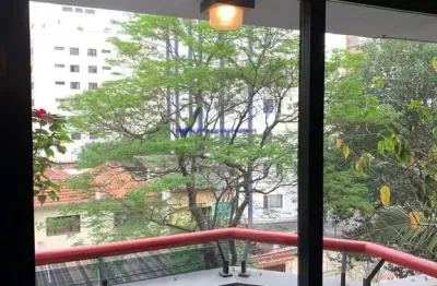 Condomínio edifício com portaria 24 horas com  funcionários do condomínio.  excelente localização entre as ruas pedro de toledo, botucatu e marcote.