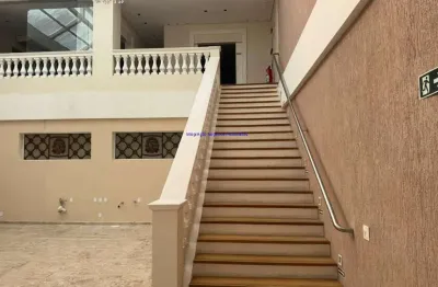 Casa comercial 1.200m², 05 salas e 05 banheiros.  excelente localização entre as ruas jaques felix, professor filadelfo azevedo e domingos leme.