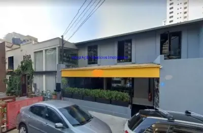 Loja 180m² e 03 banheiros.   excelente localização á 10 minutos andando da estação do metrô cidade jardim; entre as ruas doutor mário ferraz, tabapuã