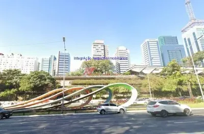 Apartamento 109m², 03 dormitórios e 01 banheiro.  condomínio com portaria, segurança, academia e salão de festas .  excelente localização