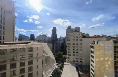 Condomínio com portaria e segurança.  excelente localização á 4 minutos andando para a estação do metrô sé; entre as ruas quintino bocaiúva