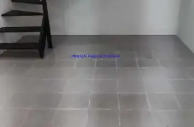 Condomínio com recepção e portaria.    excelente localização á 3 minutos andando para a estação do metrô faria lima; entre as ruas simão alvares,