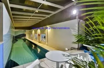Condomínio Slaviero Essential Downtown com portaria, recepção e segurança, piscina e academia.  Excelente localização