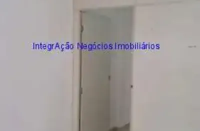 Condomínio com elevadores, segurança e portaria.  excelente localização à 9 minutos caminhado para estação do metrô makenzie. entre as ruas augusta,