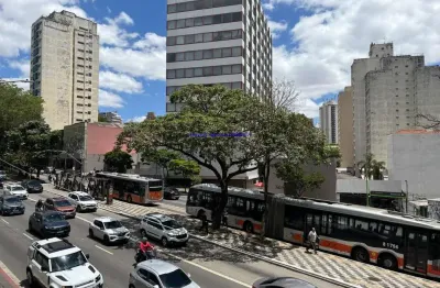 Condomínio com segurança e portaria.  Excelente localização, à 2 minutos andando para a Estação Higienópolis - Mackenzie; Em frente a Universidade