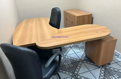 Condomínio com portaria e recepção.  localização excelente, à 5 minutos andando para as estações do metrô república ou anhangabaú, próximo à praça