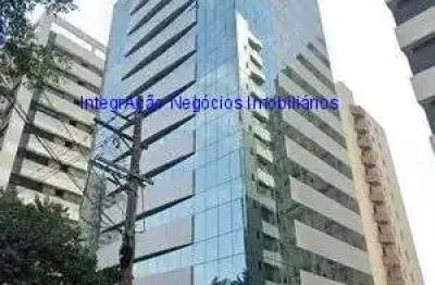 Sistema de ar condicionado e gerador.Térreo com pé direito duplo, recepção com catracas, piso em granito, ar condicionado,