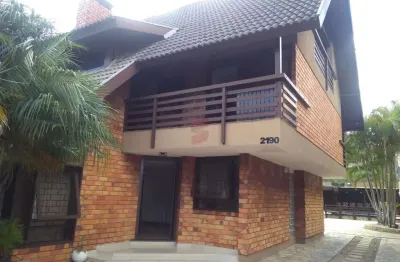 Casa com 3 quartos à venda na rua paraíba, 2190, guaíra, curitiba por r$ 2.200.000