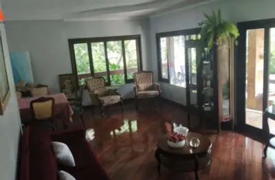 Casa de 2 pavimentos no condomínio morada verde! área total de 70m². 2 vagas de garagem.