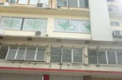 Sala comercial no ed. américo nicolau da costa localizada na rua santo antônio. medindo 45,00m².