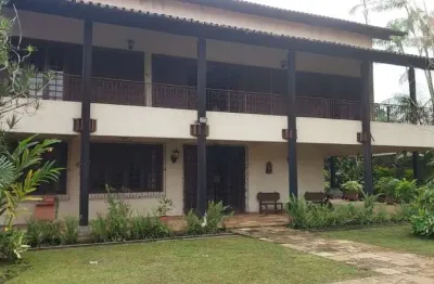 Chácara com 4 suítes no bairro da guanabara! área privativa de 1.104m². área total de 5.984m². vaga de estacionamento para 30 carros. nascente.