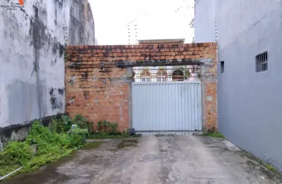 Terreno sem edificação no bairro da campina! Área total de 177m². Nascente.