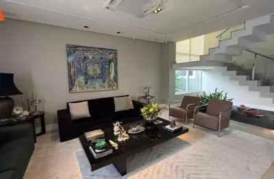 -cop 30 - casa de 2 pavimentos com 4 suítes + gabinete no condomínio água cristal! -área privativa: 950m². -03 vagas de garagem.