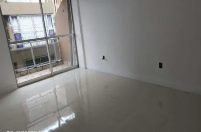 Apartamento no residencial magalhães barata. área privativa de 75m² 01 vaga de garagem.