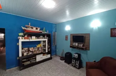 Casa de 2 pavimentos na av. marques de herval! área total de 190m². 01 vaga de garagem