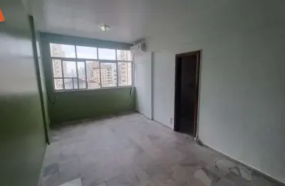 Sala comercial no ed. nassar, medindo 34m², no centro comercial da cidade.