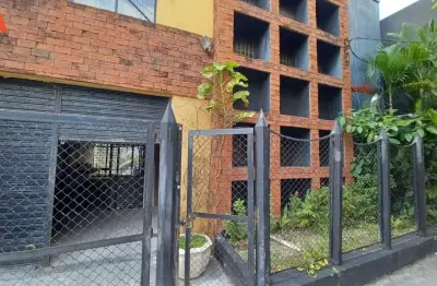 Casa comercial de 2 pavimentos no bairro do umarizal. área privativa de 472m². 01 vaga de garagem.