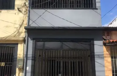 Casa de 2 pavimentos na travessa 9 de janeiro. área privativa de 166,78. 01 vaga de garagem.