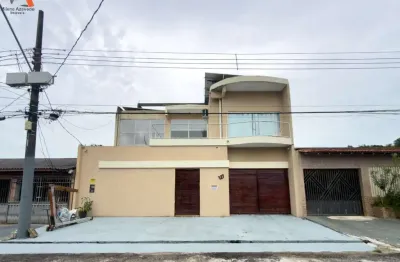 Casa de 2 pavimentos mobiliada com 4 quartos sendo 3 suítes no marex. Área privativa de 519m². 02 vagas de garagem. Nascente.