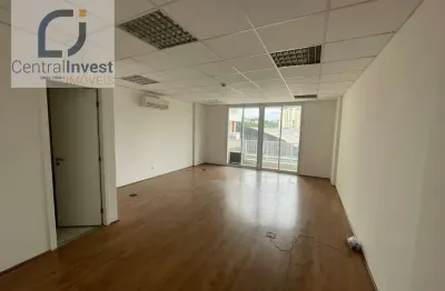 Sala comercial de 41 m² com 1 banheiro e 1 vaga de garagem! 