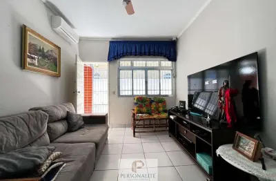 Casa no Forte de 3 dormitórios sendo 1 suíte para reformar. Solicite informações