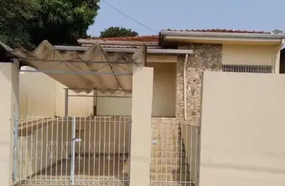 Casa com 5 quartos para alugar na Vila Cardia, Bauru 
