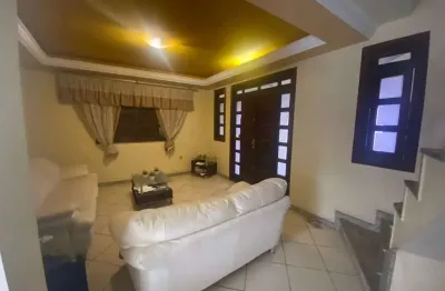 Casa duplex, nasccente, oito dormitórios, piscina, garagem para dois veiculos só á vista