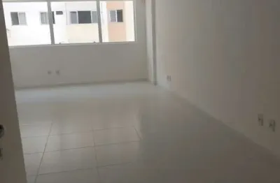 Sala nascente no aero empresarial, 30m² com sanitário e vaga coberta..