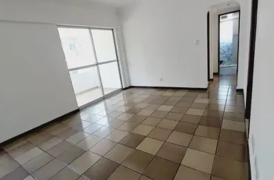 Oportunidade!! 3/4 com suíte, 85m², 02 vagas cobertas, Prédio 100% Pastilhado e reformado, ótima localização