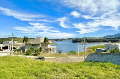 Terreno Exclusivo em Condomínio Náutico com Vista Privilegiada