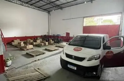 Terreno 204m2 com amplo galp&atilde;o e mezanino de 85m2 - centro, vila velha - es