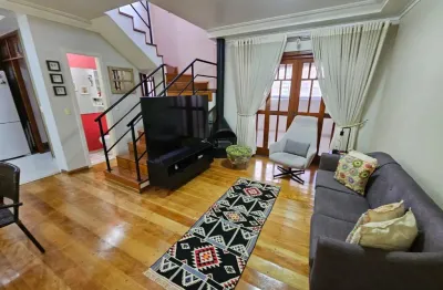 Lindo sobrado em condominio com churrasqueira no terraço