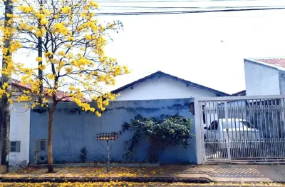 Casa com 2 quartos à venda no Conjunto Habitacional Doutor Antonio Delmanto, Botucatu 