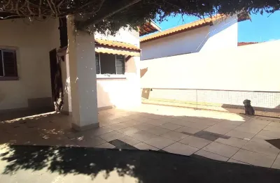 Casa com 2 quartos à venda na Rua Pedro Maitan, Loteamento Jardim Eldorado, Botucatu