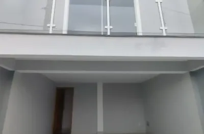 Casa com 3 dormitórios e sacada localizada no residencial lívia