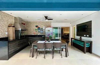 Residência Exclusiva, Totalmente Mobiliada, com Lazer Privativo e Ambientes Integrados