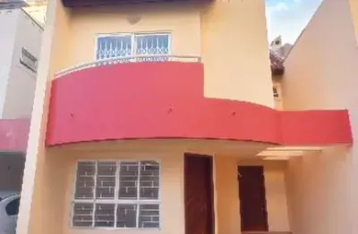 Sobrado para alugar em condomínio 3 quartos no jardim das americas curitiba
