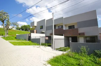 Sobrado à venda com 3 quartos sendo uma suíte no barreirinha em curitiba