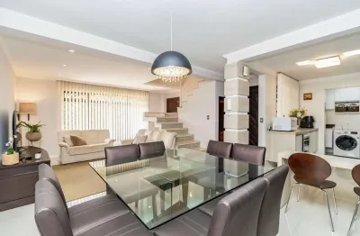 Sobrado triplex com 4 quartos à venda no alto da glória, curitiba. sem taxa de condomínio.