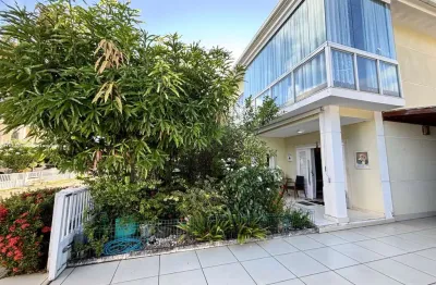 Casa em condomínio para venda com 5/4, piscina, churrasqueira, em buraquinho