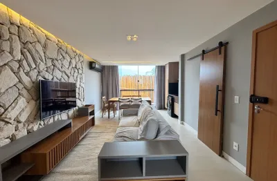 Apartamento mobiliado e decorado com 2/4 suítes em buraquinho