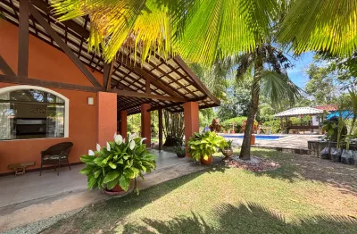 Casa terrea com 3/4 e 1.600 metros de área no condomínio pedras do rio na estrada do coco