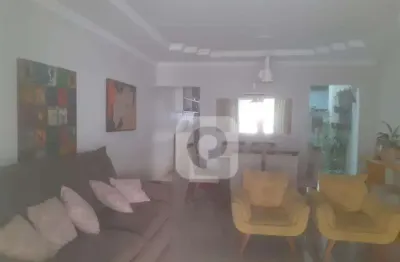 Casa  duplex com 3 quartos em freguesia (jacarepaguá) com 130m²