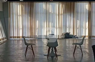 Patrimovel vende salão aberto em copacabana com vaga de garagem