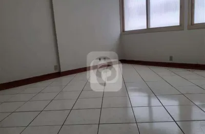 Patrimóvel vende excelente sala no centro da cidade.