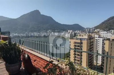 Cobertura duplex espetacular na  lagoa - com vista deslumbrante