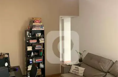 Apartamento recém pintado, reformado prédio tranquilo e familiar